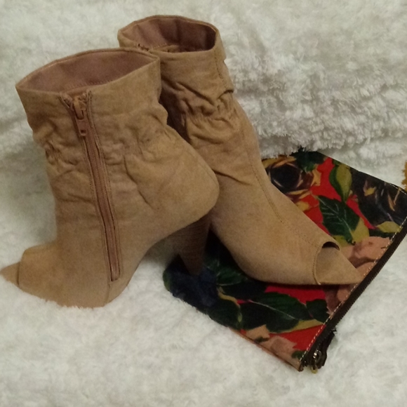 Boho Foxy Footwear Peep Toe Bootie Boots - Picture 5 of 5